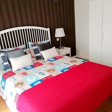 With 3 Bedrooms In With Wonderful City View And Wifi 18 Km From The Beach 아파트